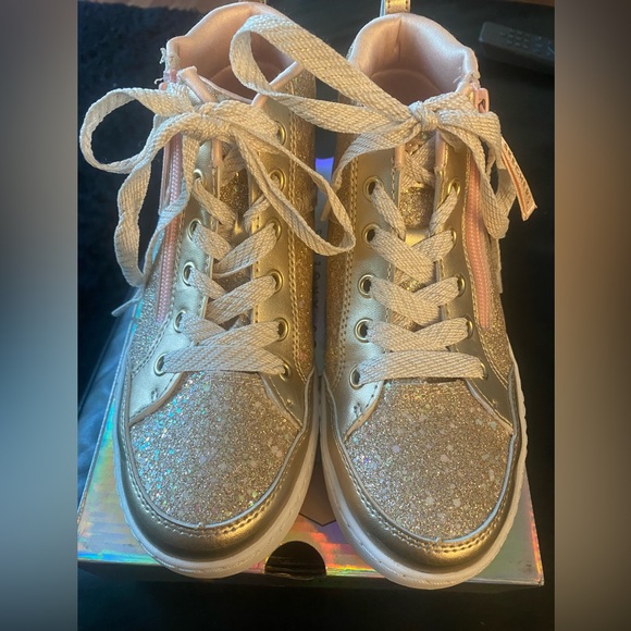 EUC- Skechers Street Shoutouts - Glitter Queen. Size 3.5 girls. - Picture 4 of 7